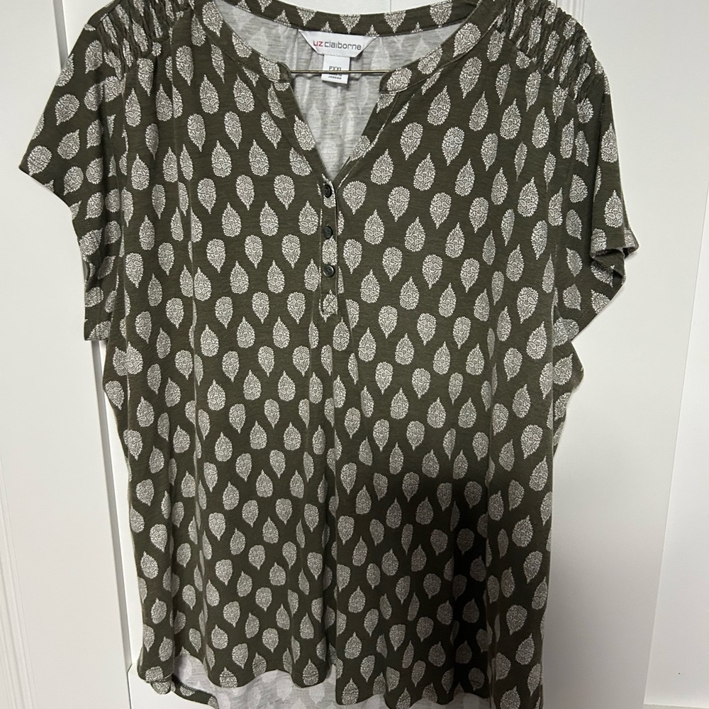 Liz Claiborne Women’s Shirt